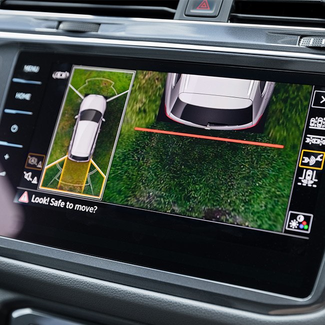 360 camera display on a vehicles infotainment screen